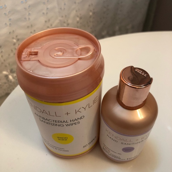 Kendall & Kylie set of 3 skincare bundle Must bundle - Picture 12 of 16